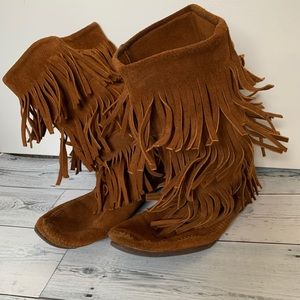 Minnetonka fringe boots